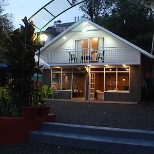 https://golden-munnar.hotels-munnar.com