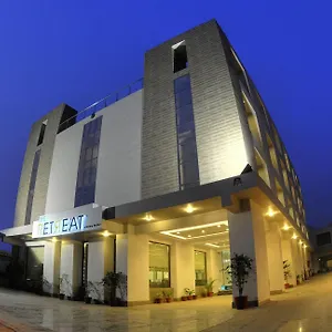 4* Hotel The Retreat