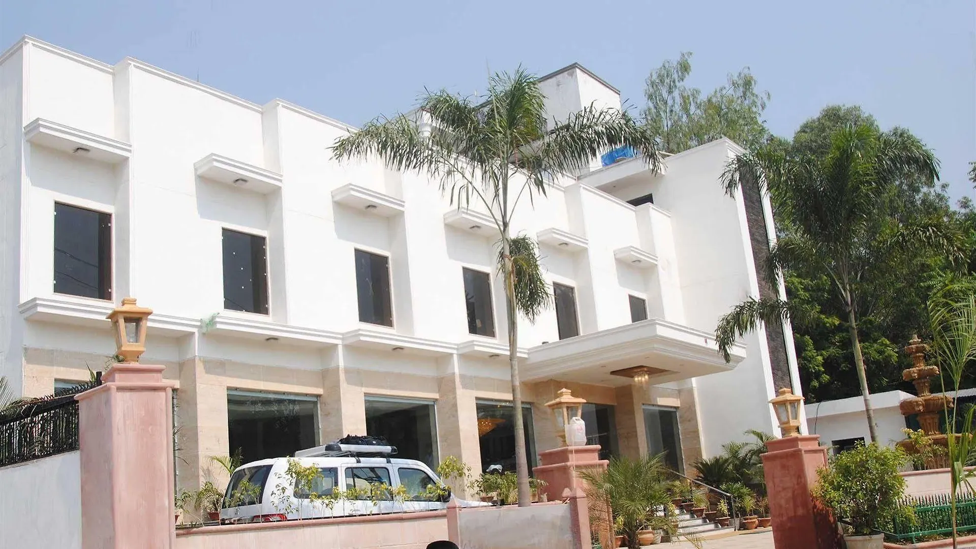Hotel Taj Resorts Agra